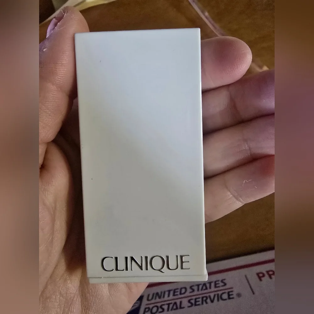 Clinique All About Shadow Duo Eyeshadow, 0.05 oz In Strawberry Fudge #14 - Picture 7 of 9